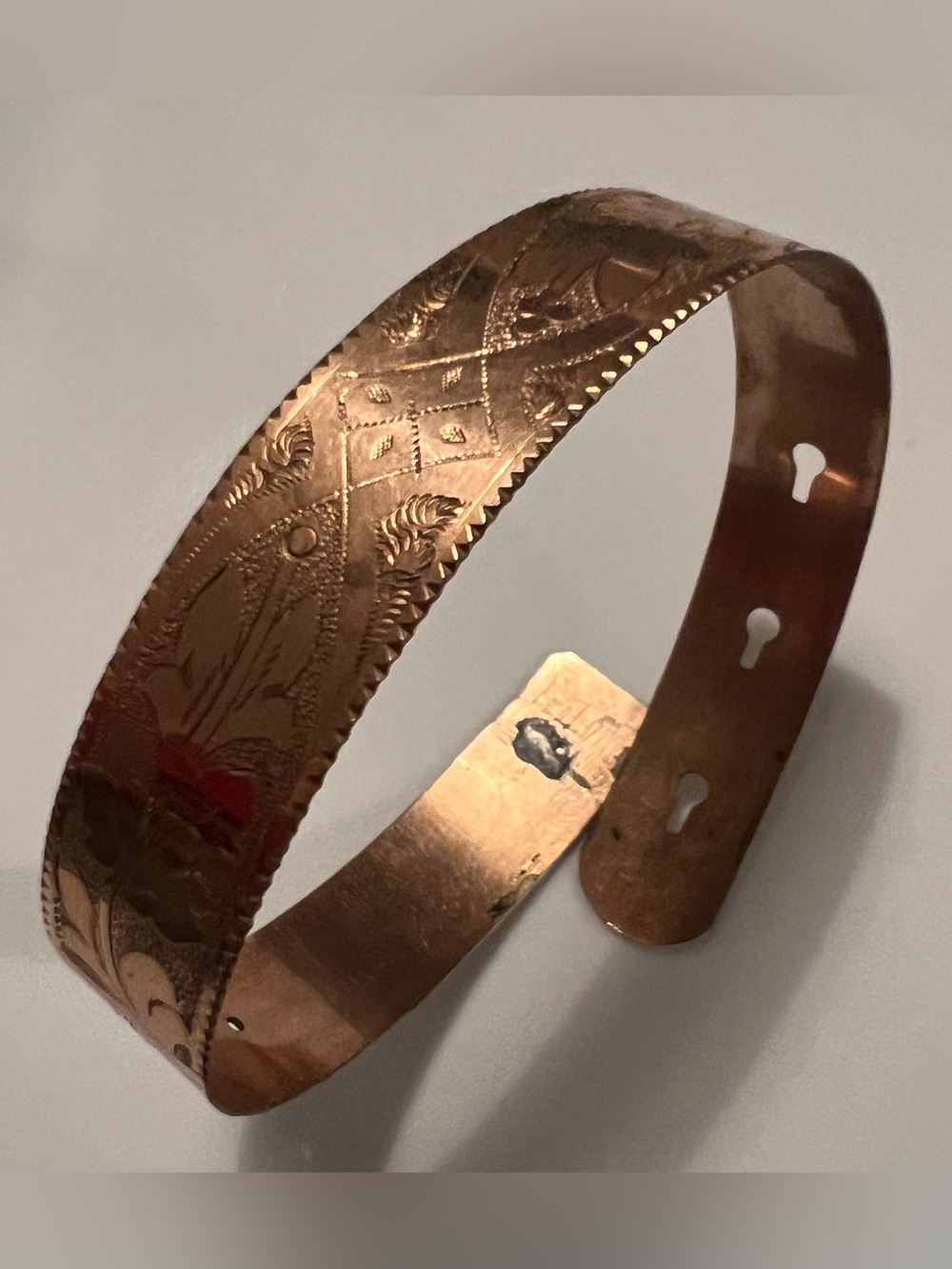 Rose Gold color Authentic vintage Etched “Victorian belt” Bracelet as-is Bangle - Picture 1 of 14